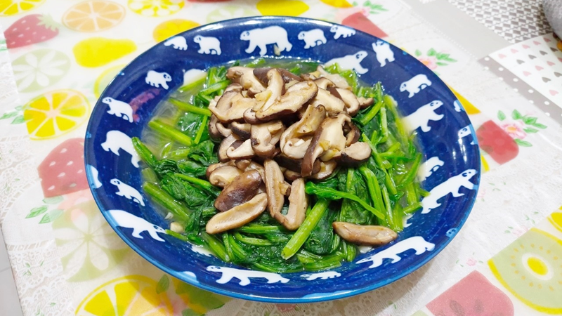 減脂食譜：鮮香菇炒菠菜